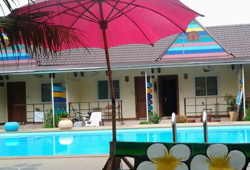 ペンション 7 Colors House