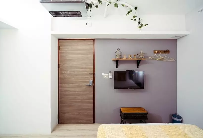 پانسیون A Room Time