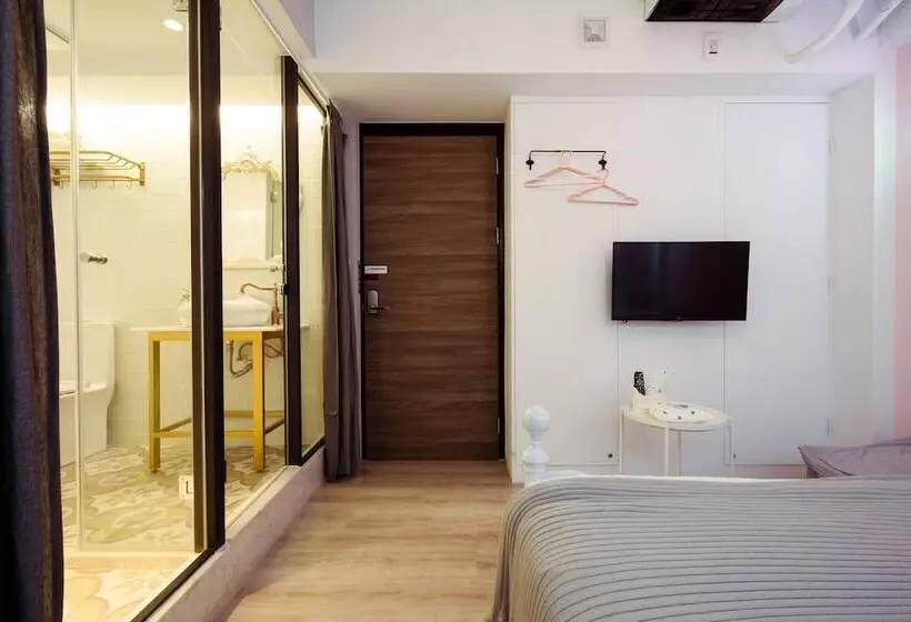 پانسیون A Room Time