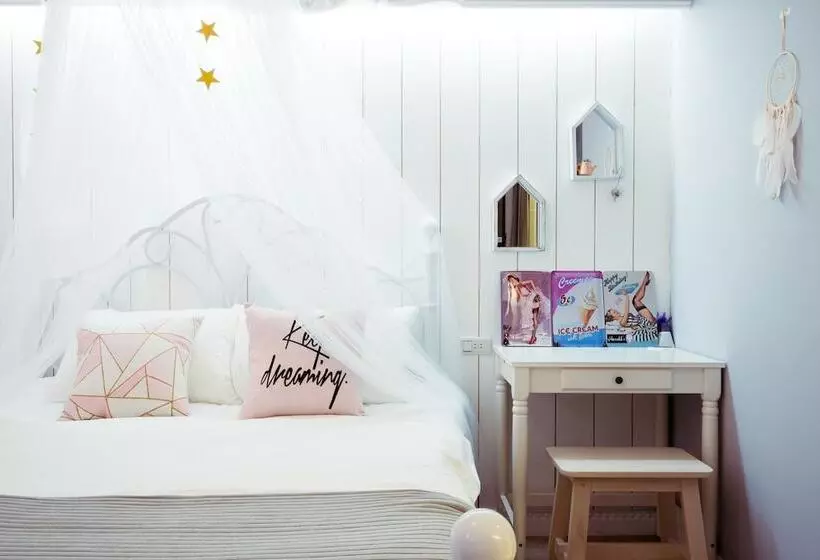 پانسیون A Room Time
