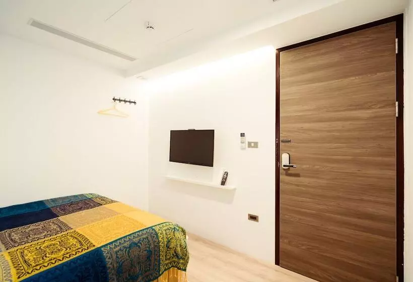 پانسیون A Room Time