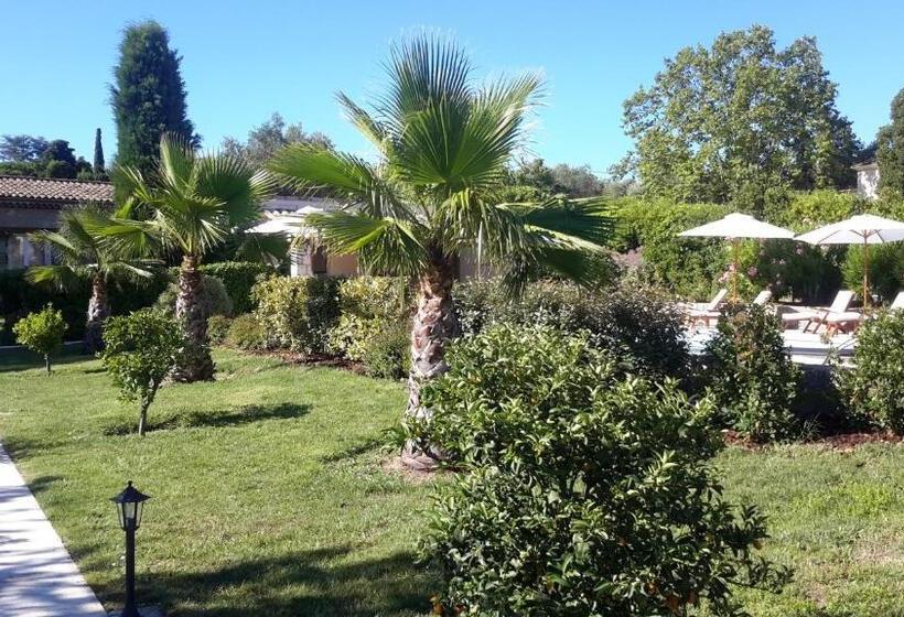 پانسیون Aux Charmes De Grasse