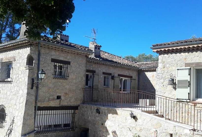 پانسیون Aux Charmes De Grasse