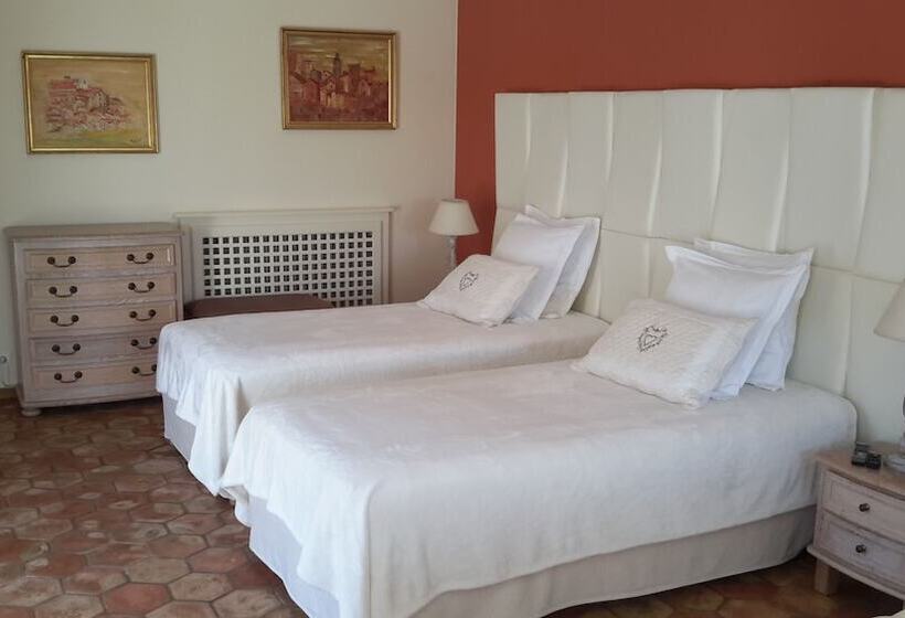 پانسیون Aux Charmes De Grasse