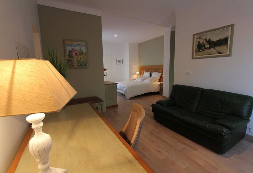 پانسیون Aux Charmes De Grasse