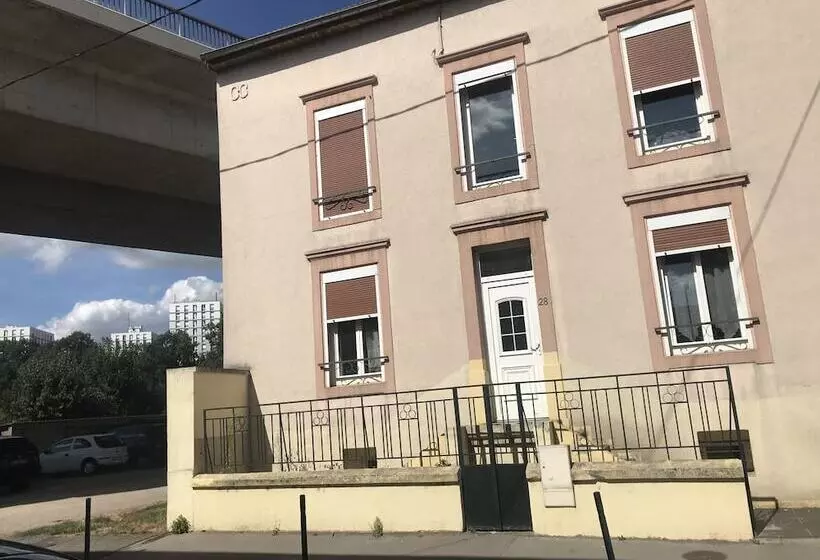 پانسیون Chambres Privées Ysy