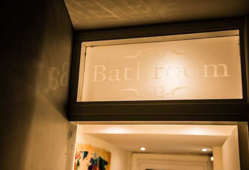 Pensão Compton Guest House