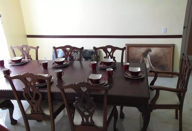 Majatalo Dawson's House