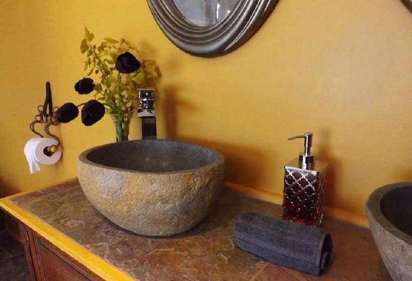 펜션 The Coach House At Maes Y Coed Farm