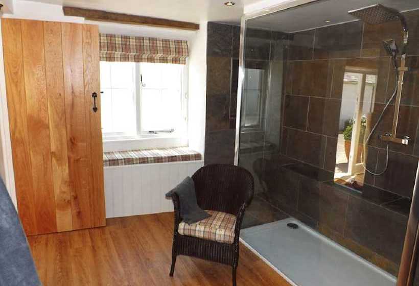 펜션 The Coach House At Maes Y Coed Farm