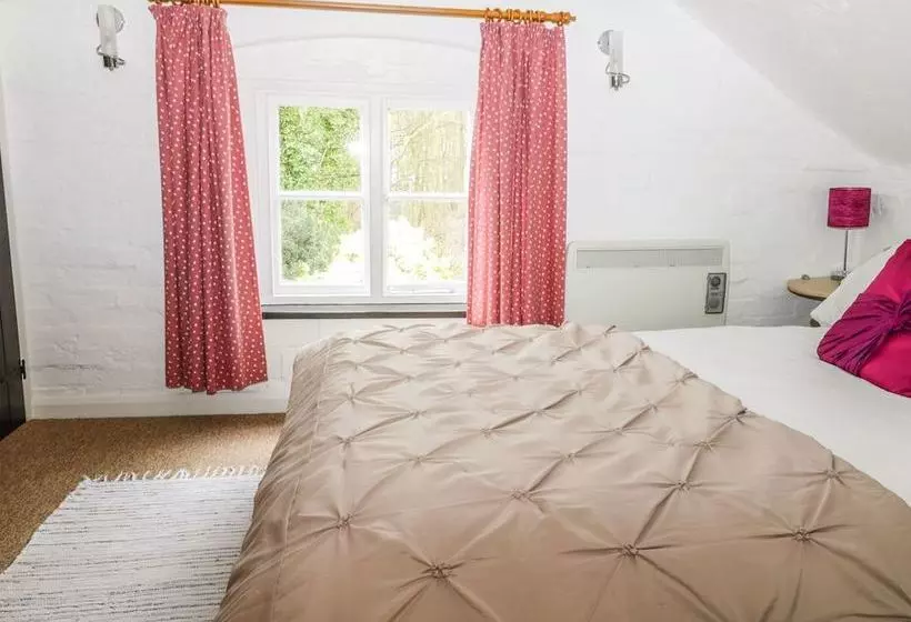 Thatched Farm B&b And Holiday Cottages