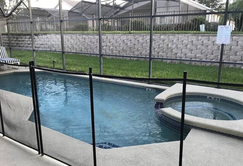 4br 3ba Home In Emerald Island Resort By Cv 8540