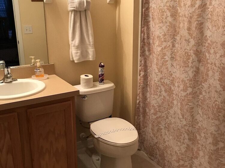 4br 3ba Home In Emerald Island Resort By Cv 8540