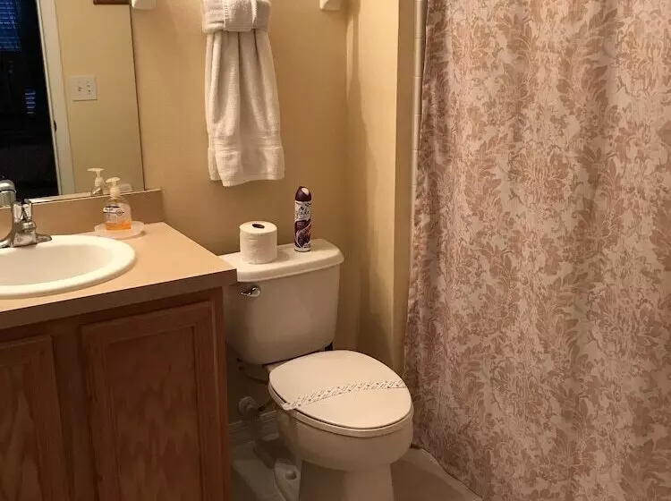 4br 3ba Home In Emerald Island Resort By Cv 8540