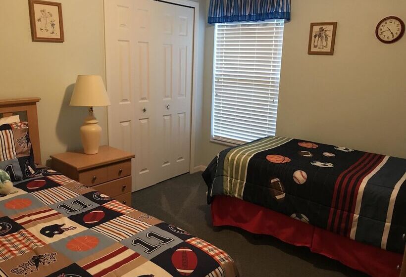 4br 3ba Home In Emerald Island Resort By Cv 8540