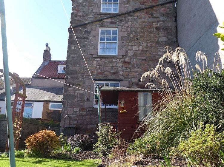 مبيت وإفطار Alannah House