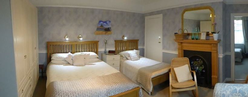 مبيت وإفطار Alannah House