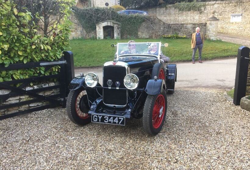 مبيت وإفطار Brook Farm Cottage