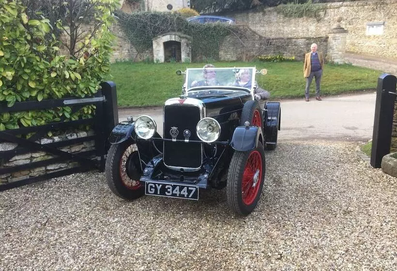 Aamiaismajoitus (B&B) Brook Farm Cottage