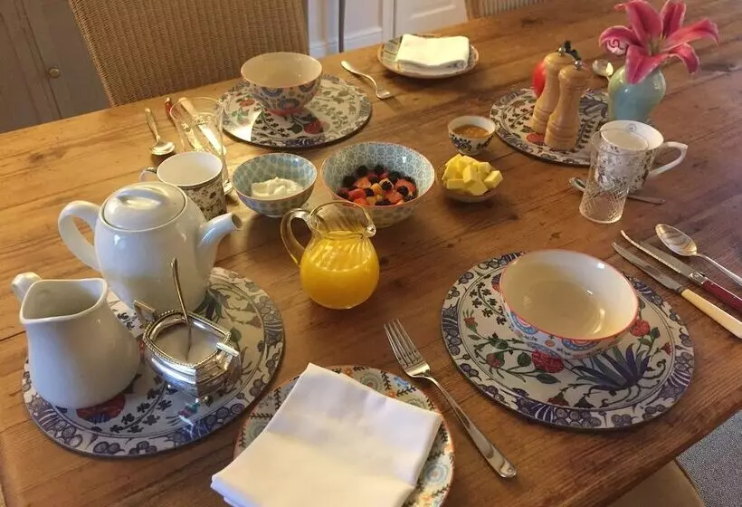 Aamiaismajoitus (B&B) Brook Farm Cottage