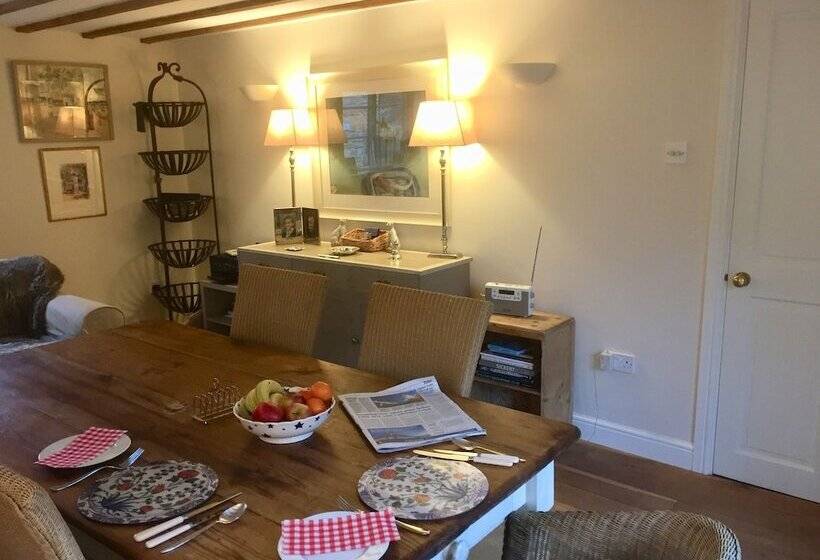 مبيت وإفطار Brook Farm Cottage