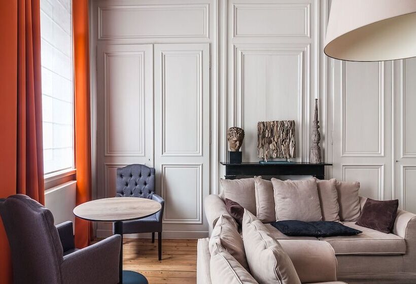 تختخواب و صبحانه La Maison Du Champlain