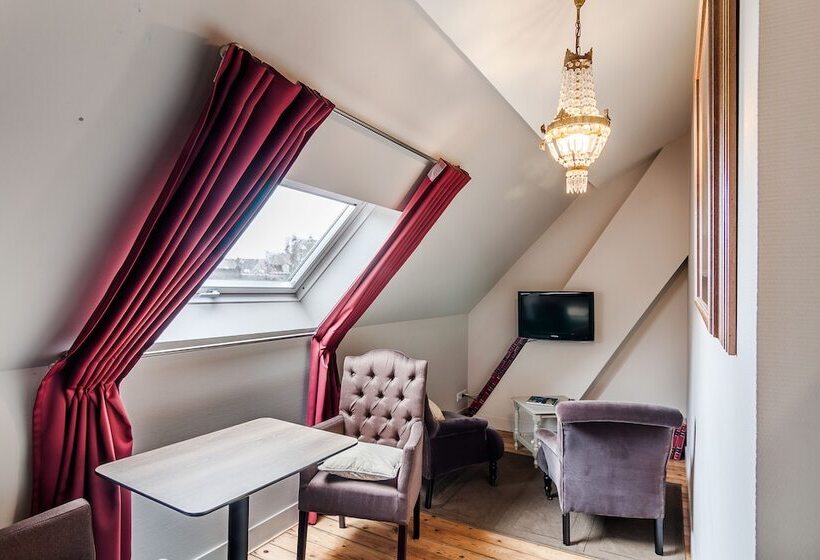 تختخواب و صبحانه La Maison Du Champlain