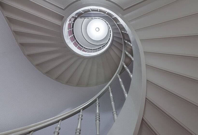 تختخواب و صبحانه La Maison Du Champlain