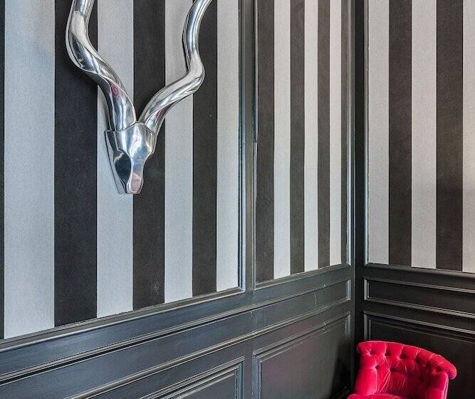 تختخواب و صبحانه La Maison Du Champlain