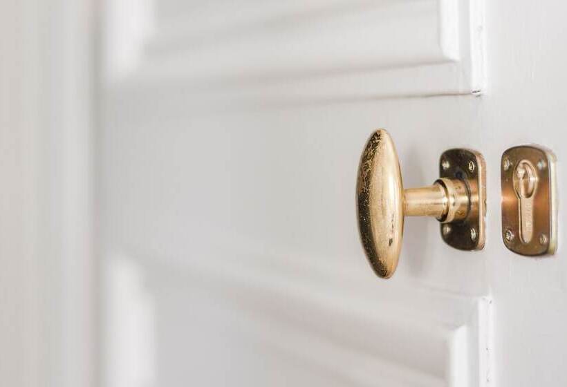 تختخواب و صبحانه La Maison Du Champlain