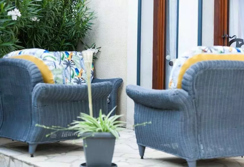 Aamiaismajoitus (B&B) Les Villas Du Triangle   Chambres D Hôtes