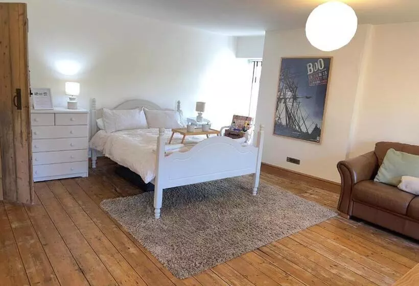 Aamiaismajoitus (B&B) Melin Tregib