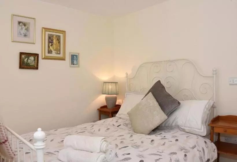 Aamiaismajoitus (B&B) Melin Tregib