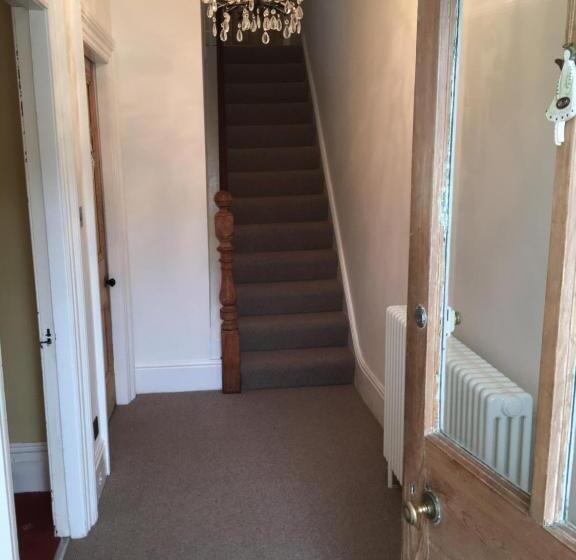 住宿加早餐  Raymonds