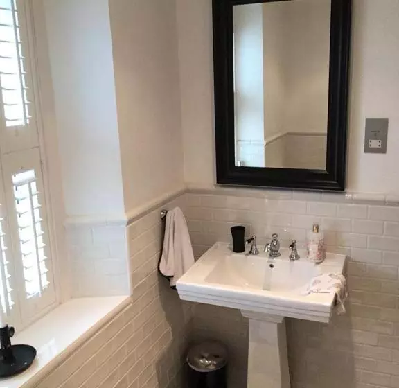 Aamiaismajoitus (B&B) Raymonds