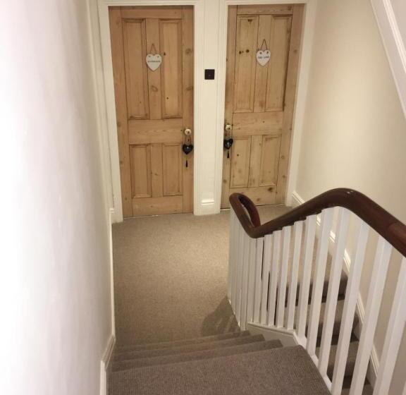 住宿加早餐  Raymonds