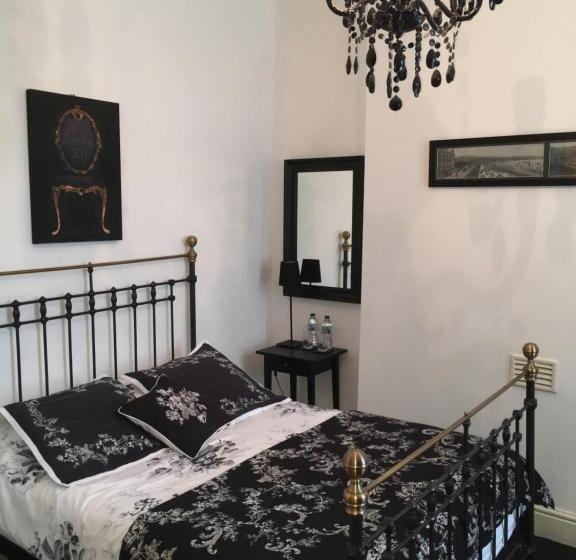 住宿加早餐  Raymonds