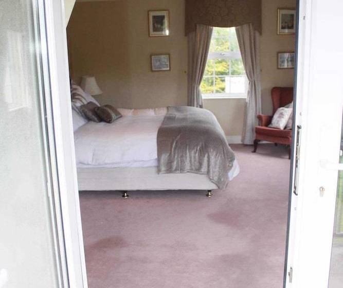 مبيت وإفطار Roe Valley Manor And Estate