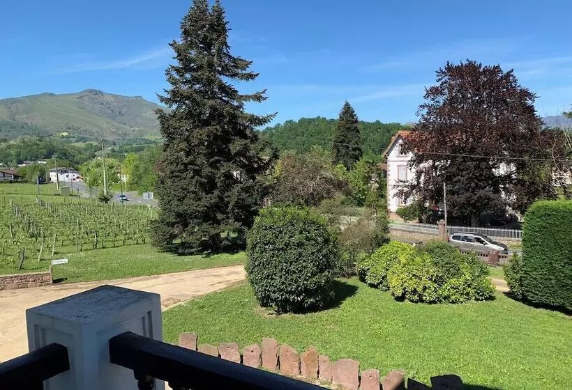 Aamiaismajoitus (B&B) Villa Harriet