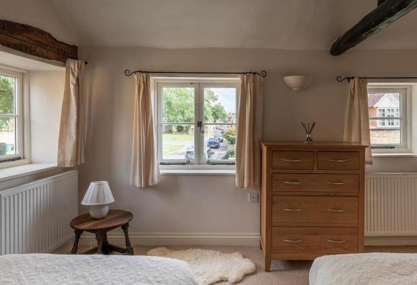 Camside, Chipping Campden Taswell Retreats