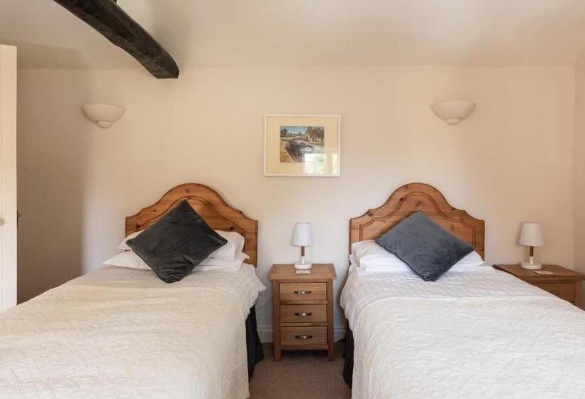 Camside, Chipping Campden Taswell Retreats