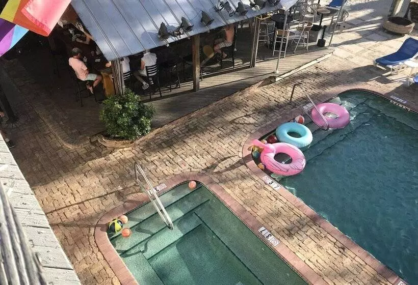Majatalo New Orleans House   Gay Male Adult Guesthouse