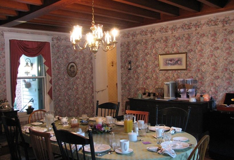 Vancleef Homestead Bed & Breakfast