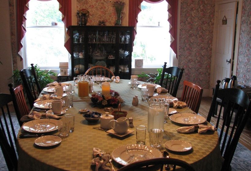 Vancleef Homestead Bed & Breakfast