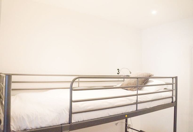 The Mornington Camden Female Only Hostel