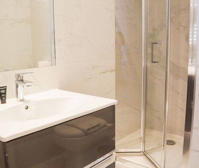 The Mornington Camden Female Only Hostel