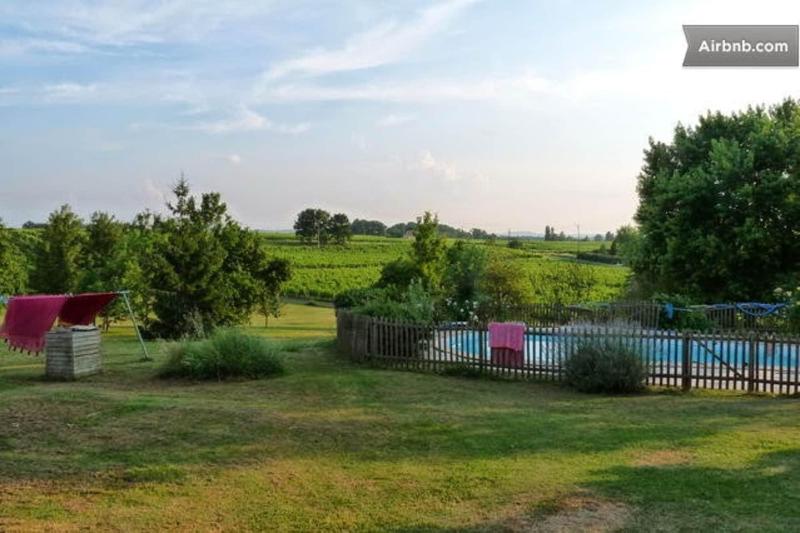 مبيت وإفطار Chambre Rouge Et Vin Blanc