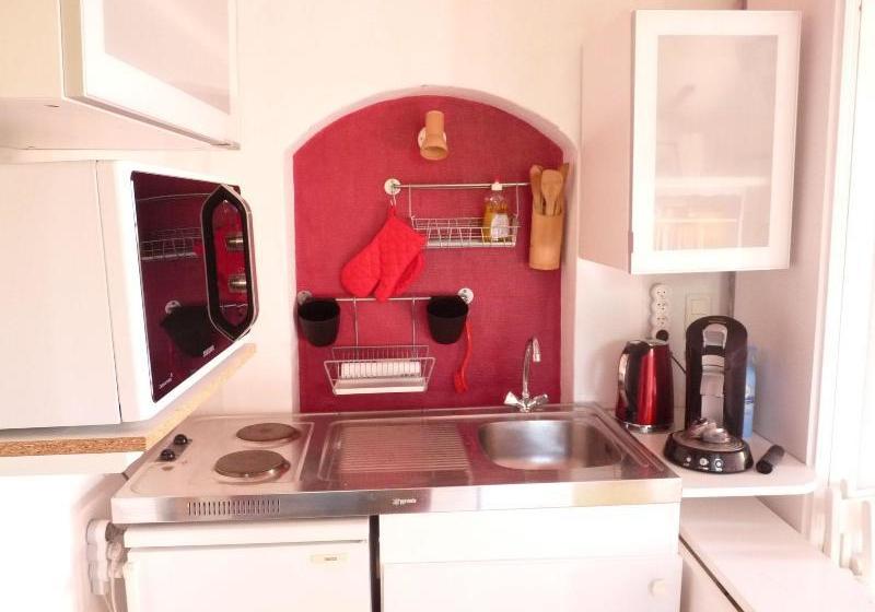 مبيت وإفطار Chambre Rouge Et Vin Blanc