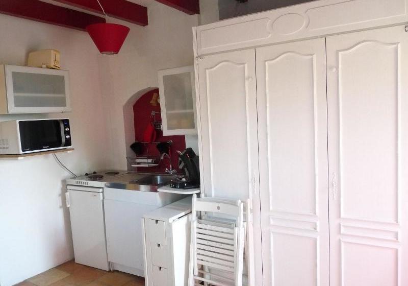 مبيت وإفطار Chambre Rouge Et Vin Blanc