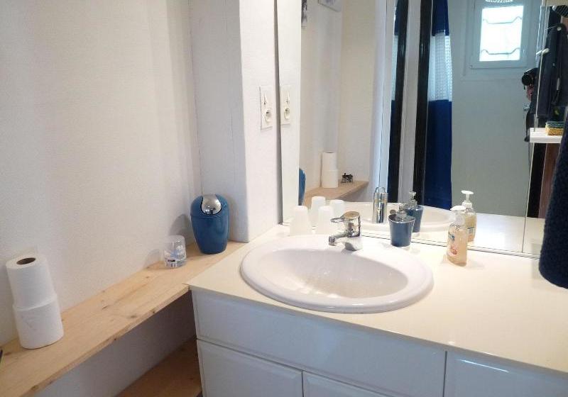 مبيت وإفطار Chambre Rouge Et Vin Blanc